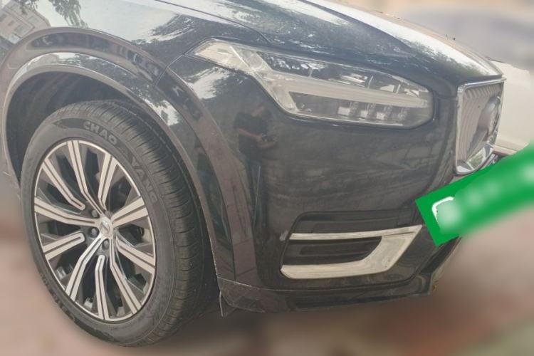 Used Volvo XC90 2022 B6 Zhiyi Luxury Edition 7-Seater Front Right 45 Deg