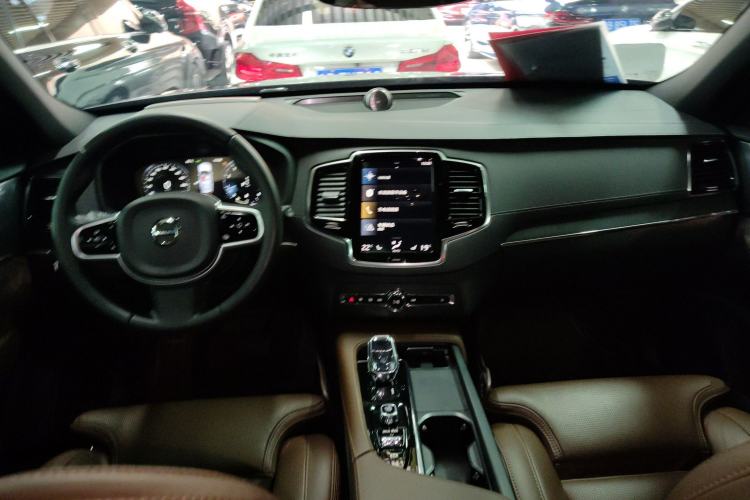 Used Volvo XC90 2021 B6 Luxury Smart Edition 7-Seater Center Console