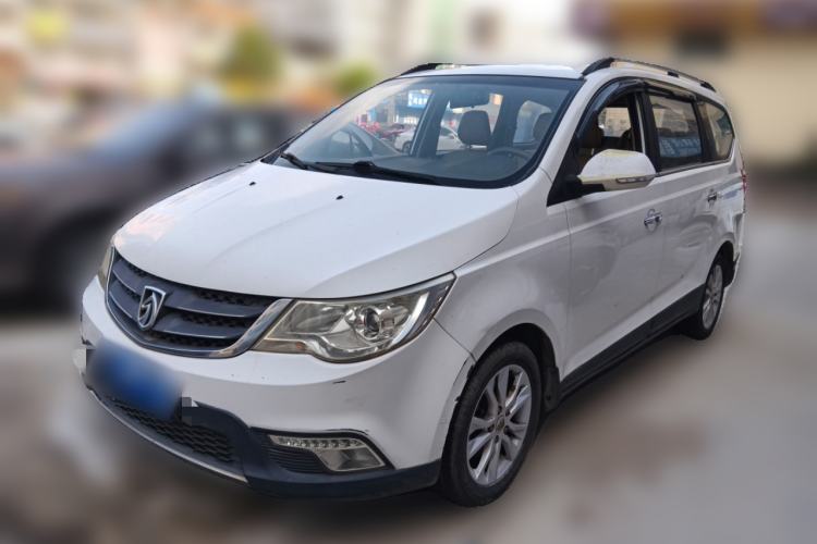 Used Baojun 730 2014 1.5L manual Comfort version 7 seats