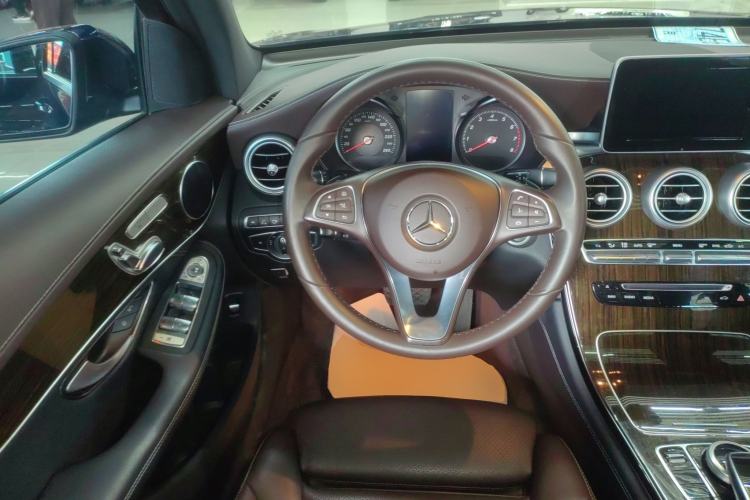 Used Mercedes-Benz GLC 2018 GLC 260 4MATIC Luxury Model
