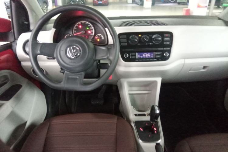 Used Volkswagen up! 2015 1.0L move up!