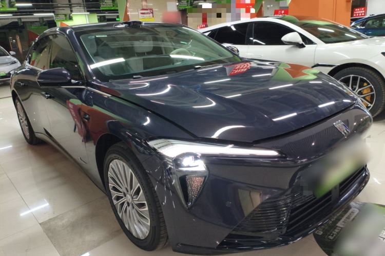 Used Buick L7 2025 Model Aivia Front Right 45 Deg