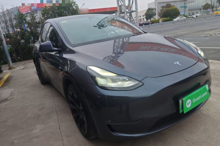 Used Tesla Model Y 2021 Long-Range All-Wheel-Drive Version Front Right 45 Deg