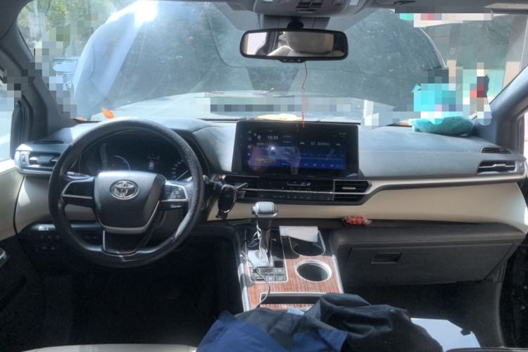 Used Toyota SIENNA 2021 2.5L Hybrid Luxury Edition Center Console