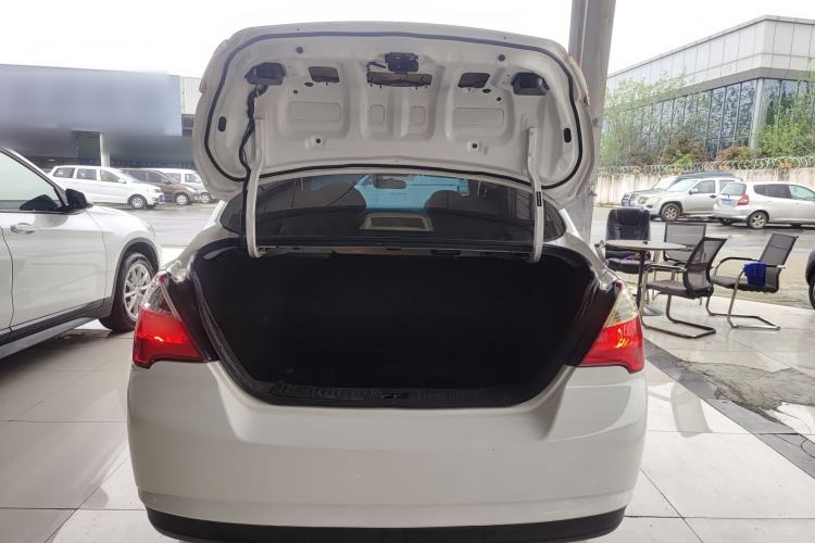 Used Venucia D50 2013 1.6L Automatic Fashion Edition Trunk