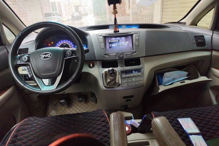 Used BYD M6 2013 2.4L Manual Luxury Model

