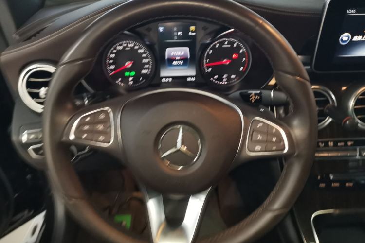 Used Mercedes-Benz GLC 2017 GLC 260 4MATIC Luxury Model Steering Wheel
