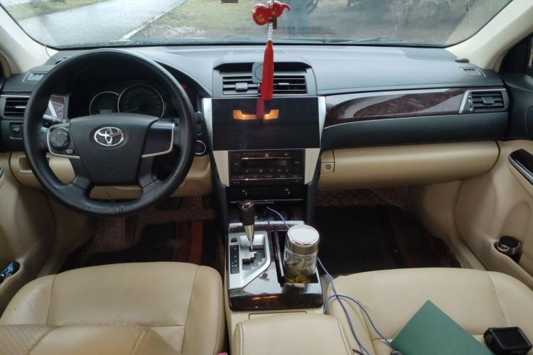 Used Toyota Camry 2015 2.0G Premier Edition Center Console