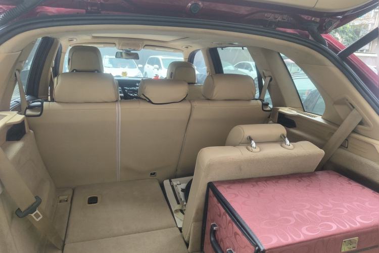 Used BMW X5 2011 xDrive35i Leading Model Trunk