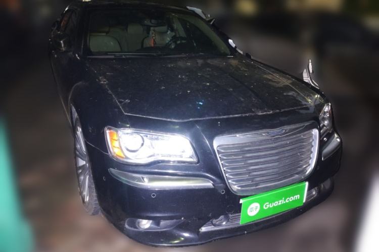 Used Chrysler 300C 2014 3.0L Excellence Edition Front Right 45 Deg