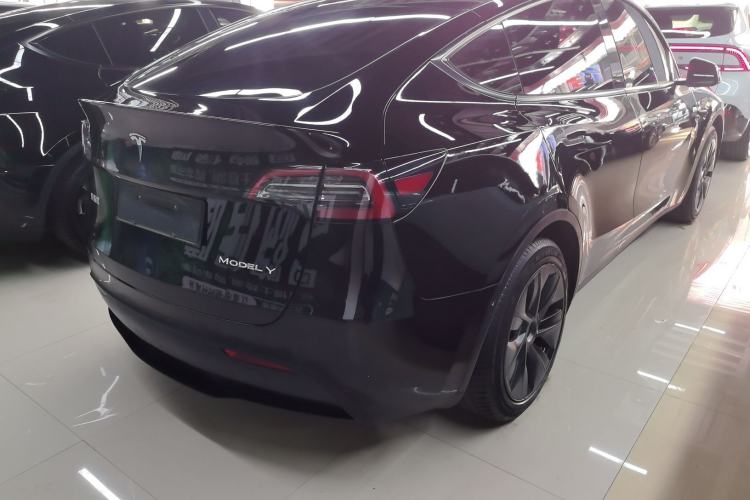 Used Tesla Model Y 2023 Rear-Wheel-Drive Version
