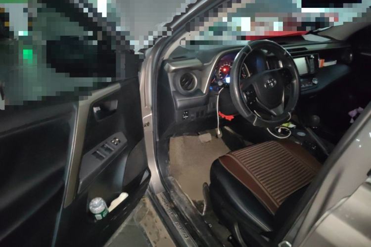 Used Toyota RAV4 2015 2.0L CVT Two-Wheel Drive Fashion Edition