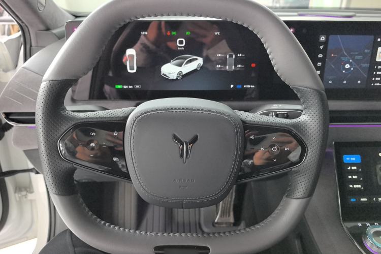 Used VOYAH PASSION 2023 Four-Wheel Drive Standard Edition
