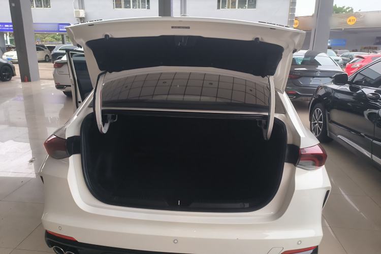 Used GAC Trumpchi EMPOW 2021 270T DCT J16 Version Trunk