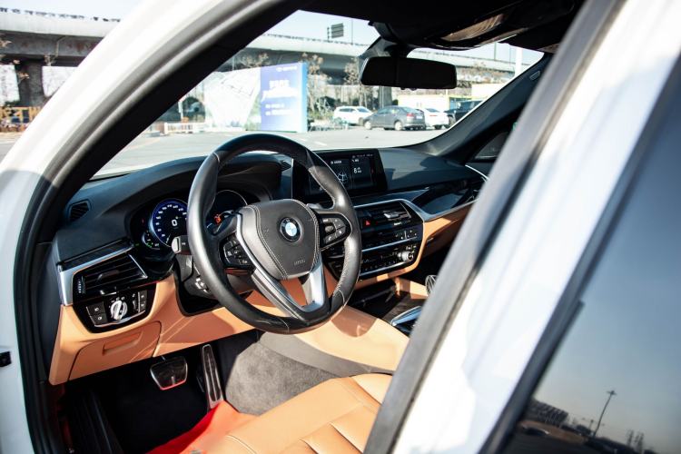 Used BMW 5 Series 2018 530Li Leading Model M Sport Package