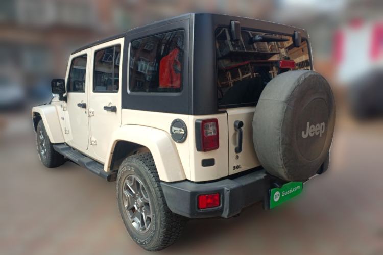 Used Jeep Wrangler 2015 3.0L Sahara Four-Door Comfort Edition
