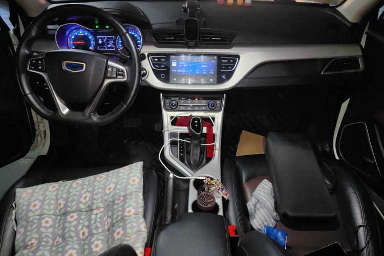 Used Geely Auto Vision 2018 1.5L Automatic Happiness Edition Center Console