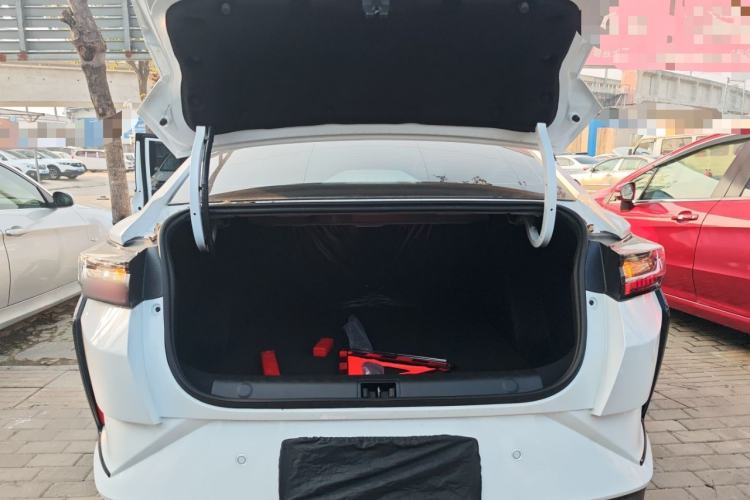 Used Dongfeng Aeolus Yixuan 2025 1.5L Automatic Luxury Version
