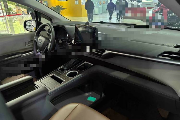 Used Toyota SIENNA 2023 2.5L Hybrid Comfort Edition Right Front Seat