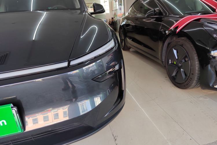 Used Tesla Model Y 2025 Rear-Wheel Drive First Edition
