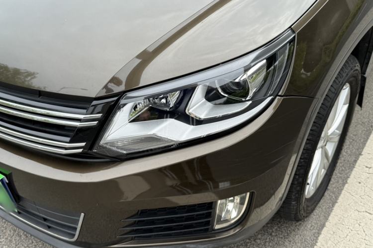 Used Volkswagen Tiguan 2017 300TSI Automatic Two-Wheel Drive Silk Road Comfort Edition Left Front Headlight