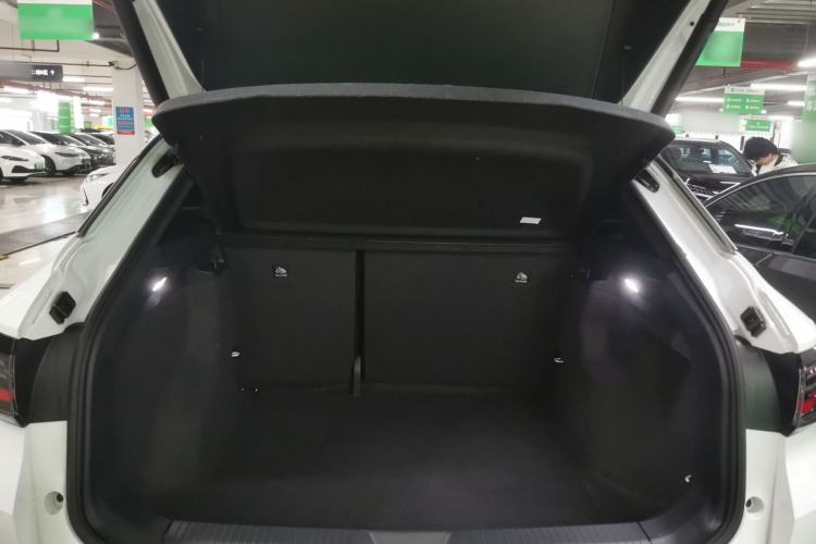 Used Volkswagen ID.4 CROZZ 2022 Long-Range PURE+ Edition Trunk