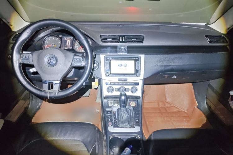 Used Volkswagen Magotan 2016 1.8TSI Luxury Comfort Model
