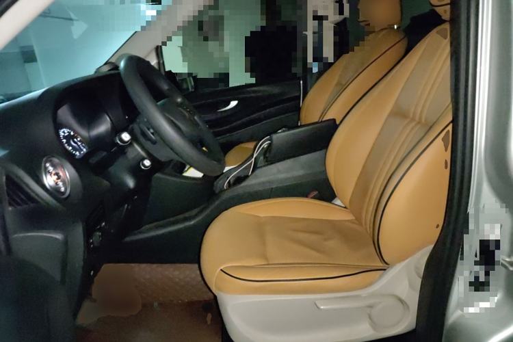 Used Mercedes-Benz Vito 2021 2.0T Elite Version 7 Seats Left Front Seat