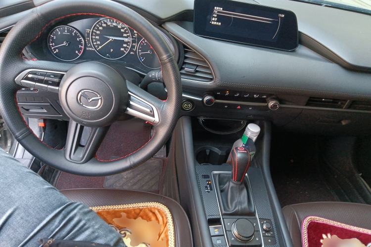Used Mazda 3 Axela 2022 2.0L Automatic Zhiqing Edition Center Console