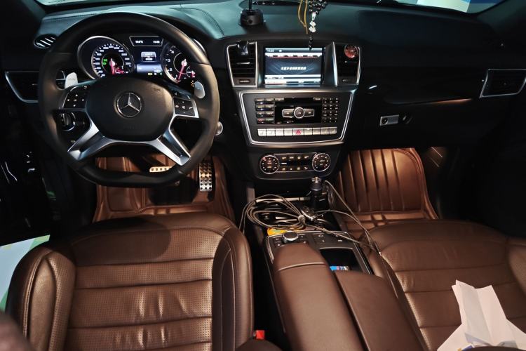 Used Mercedes-Benz GL-Class AMG 2014 AMG GL 63 Center Console