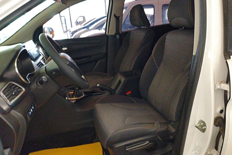 Used Baojun 730 2021 1.5L Manual Fashion Version 7 Seats