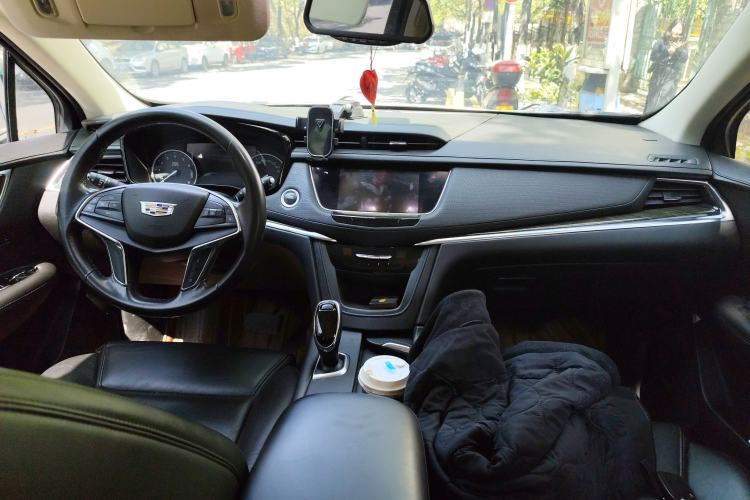 Used Cadillac XT5 2018 25T Luxury Model
