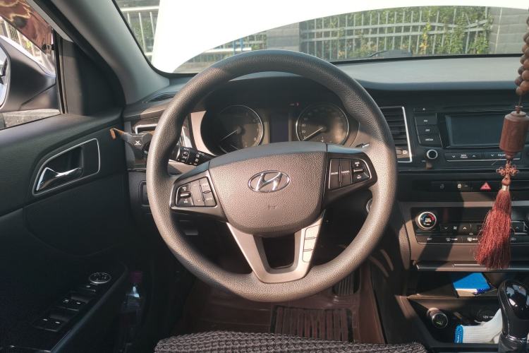 Used Hyundai Mistra 2014 1.8L Automatic Smart GLS Steering Wheel