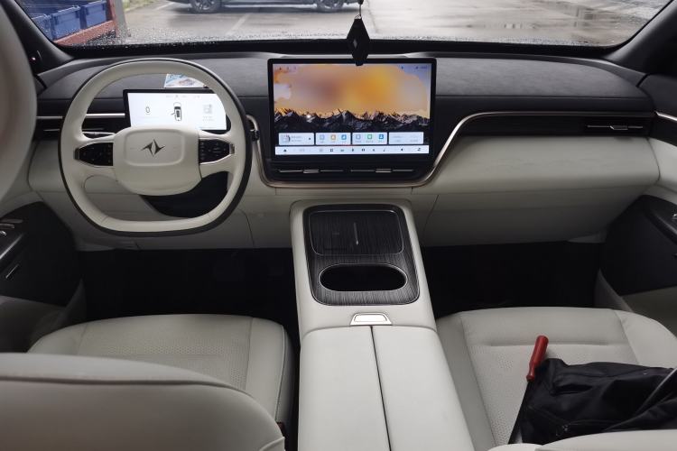 Used Dongfeng eπ eπ008 2024 636Max All-Electric Version 6 Seats Center Console