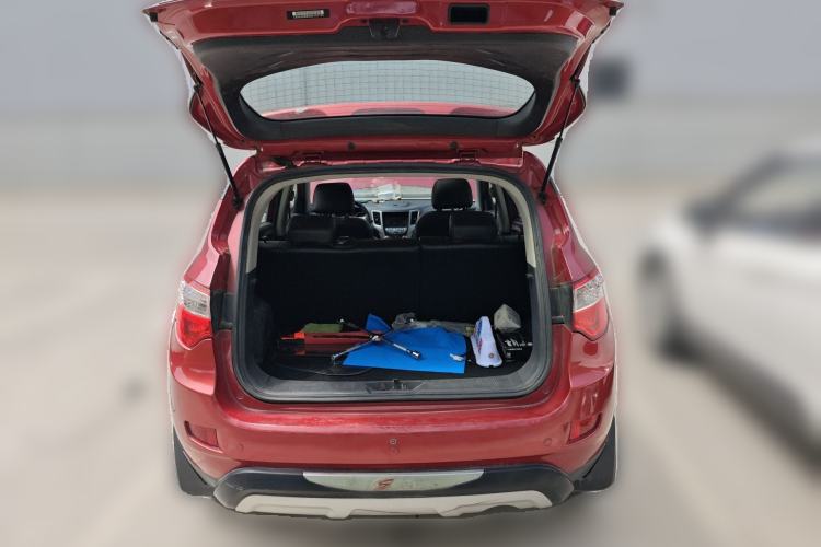 Used CHANGAN CS35 2012 1.6L Manual Luxury Model China IV Standard Trunk