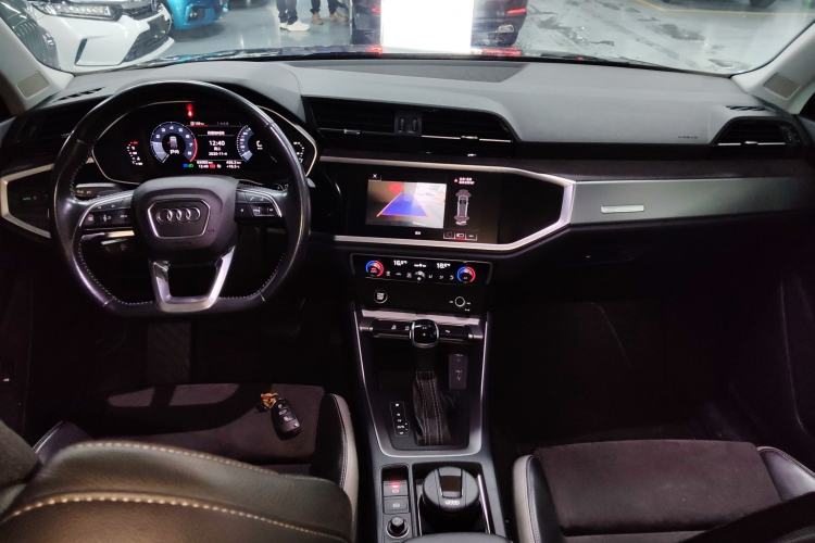 Used Audi Q3 2021 35 TFSI Fashion Dynamic Model
