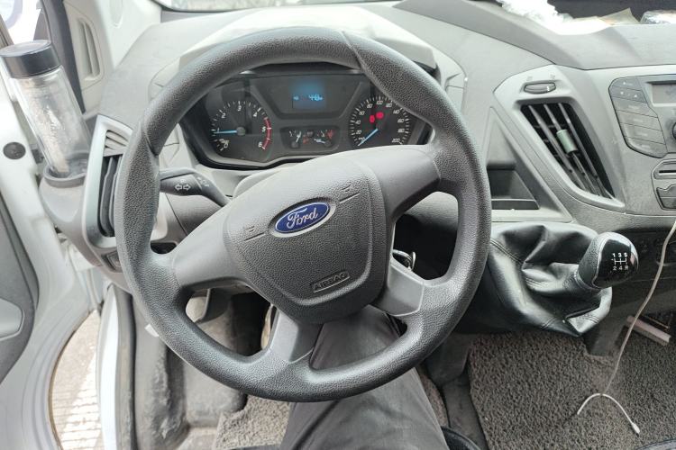 Used Ford Transit 2017 2.0T Diesel Multi-Purpose Commercial Vehicle Short Wheelbase Low Roof China V Standard