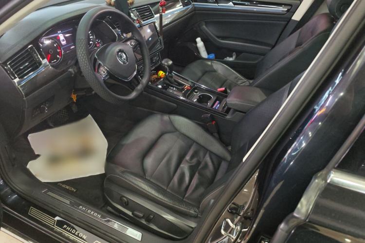 Used Volkswagen Phideon 2018 Revised Version 380TSI Two-Wheel Drive Business Edition Left Front Seat