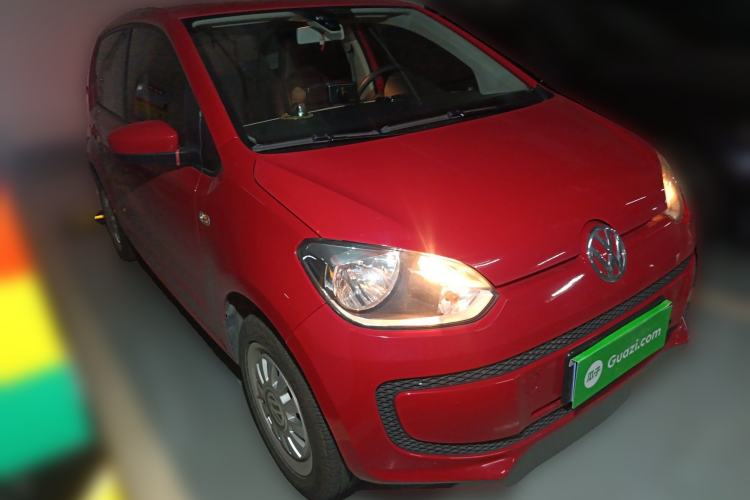 Used Volkswagen up! 2015 1.0L move up! Front Right 45 Deg