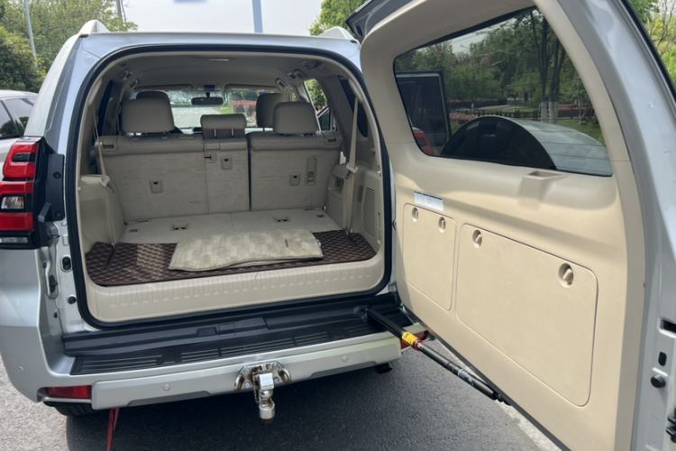 Used Toyota Prado 2018 4.0L U.S.-Spec Version 7 Seats Interior 4