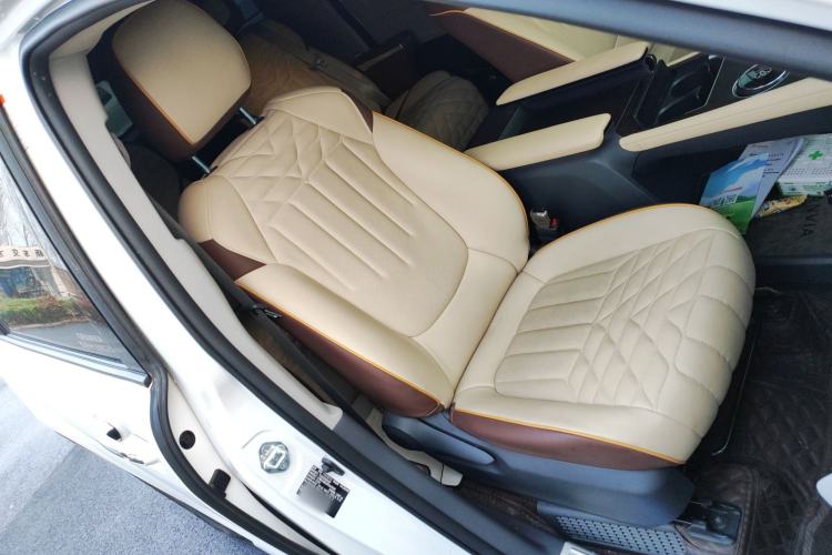 Used Toyota Granvia 2023 2.5L Hybrid Comfort Edition
