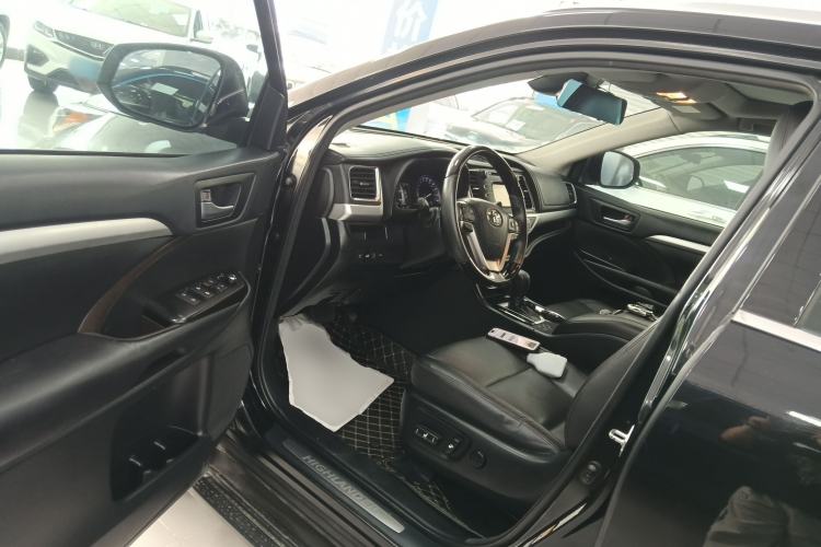 Used Toyota Highlander 2018 2.0T Four-Wheel Drive Luxury Edition 7 Seats China V Emission Standard