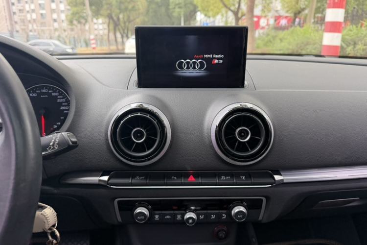 Used Audi A3 2016 Limousine 35 TFSI Style Edition
