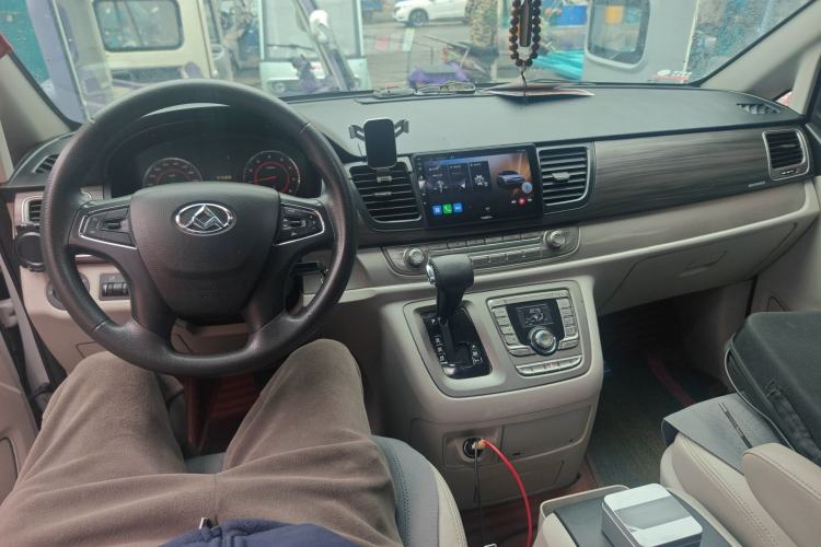 Used SAIC MAXUS G10 2016 2.0T Automatic Elite Edition Center Console