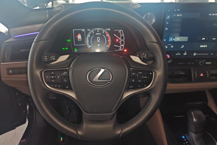 Used Lexus ES 2025 300h Deluxe Edition
