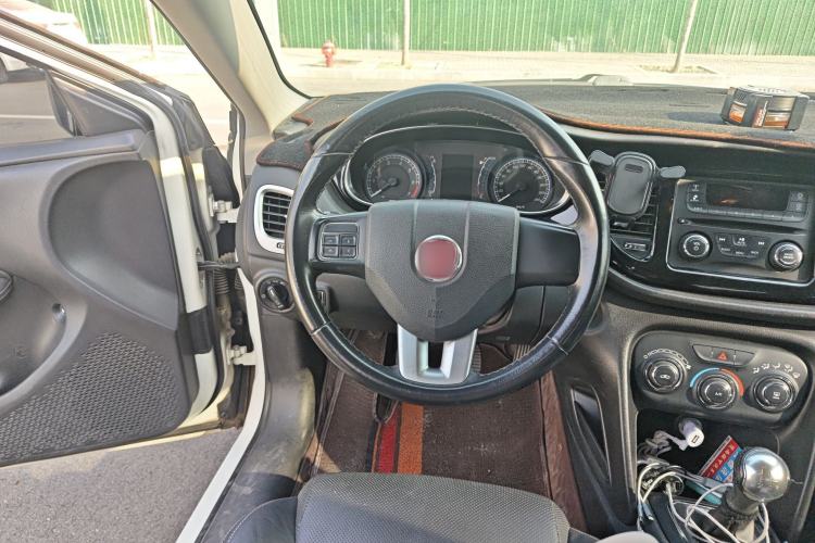 Used Fiat Viaggio 2014 1.4T Manual Jingxiang Edition Steering Wheel