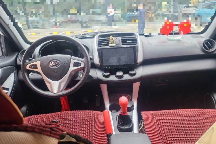 Used Lifan Auto X60 2015 1.8L CVT Luxury Model China V Standard Center Console