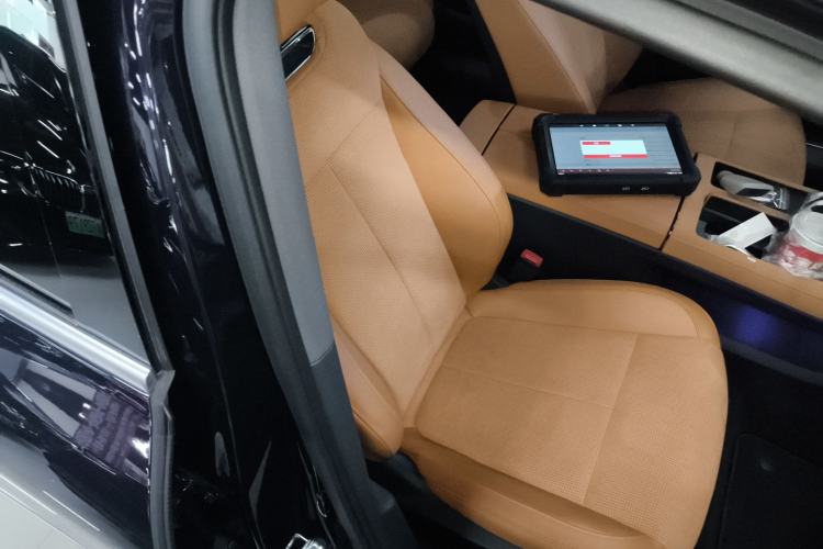 Used VOYAH PASSION 2024 PHEV Four-Wheel Drive Ultra-Long Range Flagship Model Right Front Seat