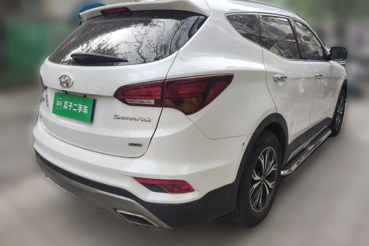 Used Hyundai Santa Fe 2017 2.0T Automatic All-Wheel Drive Smart 7-Seater