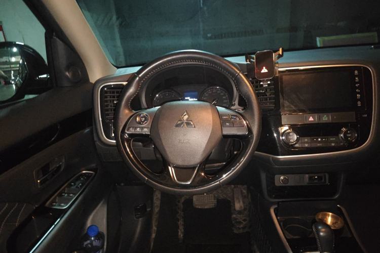 Used Mitsubishi Outlander 2021 Revised Version 2.0L Two-Wheel Drive Enjoyment Edition 5 Seats
